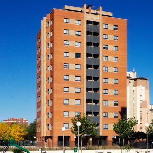 Edificio en Calle Rastrojo /VA/